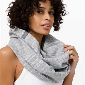 Lululemon Vinyasa Scarf *Limited Edition* NWT Grey